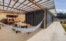Casa Container com SPA e linda vista para a Serra da Mantiqueira